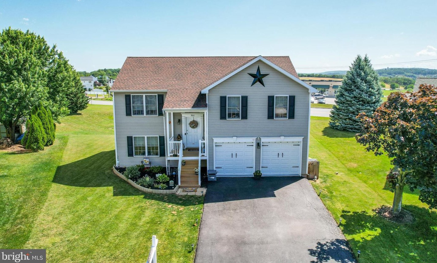 360 Bert Ct, York, PA 17404-6420