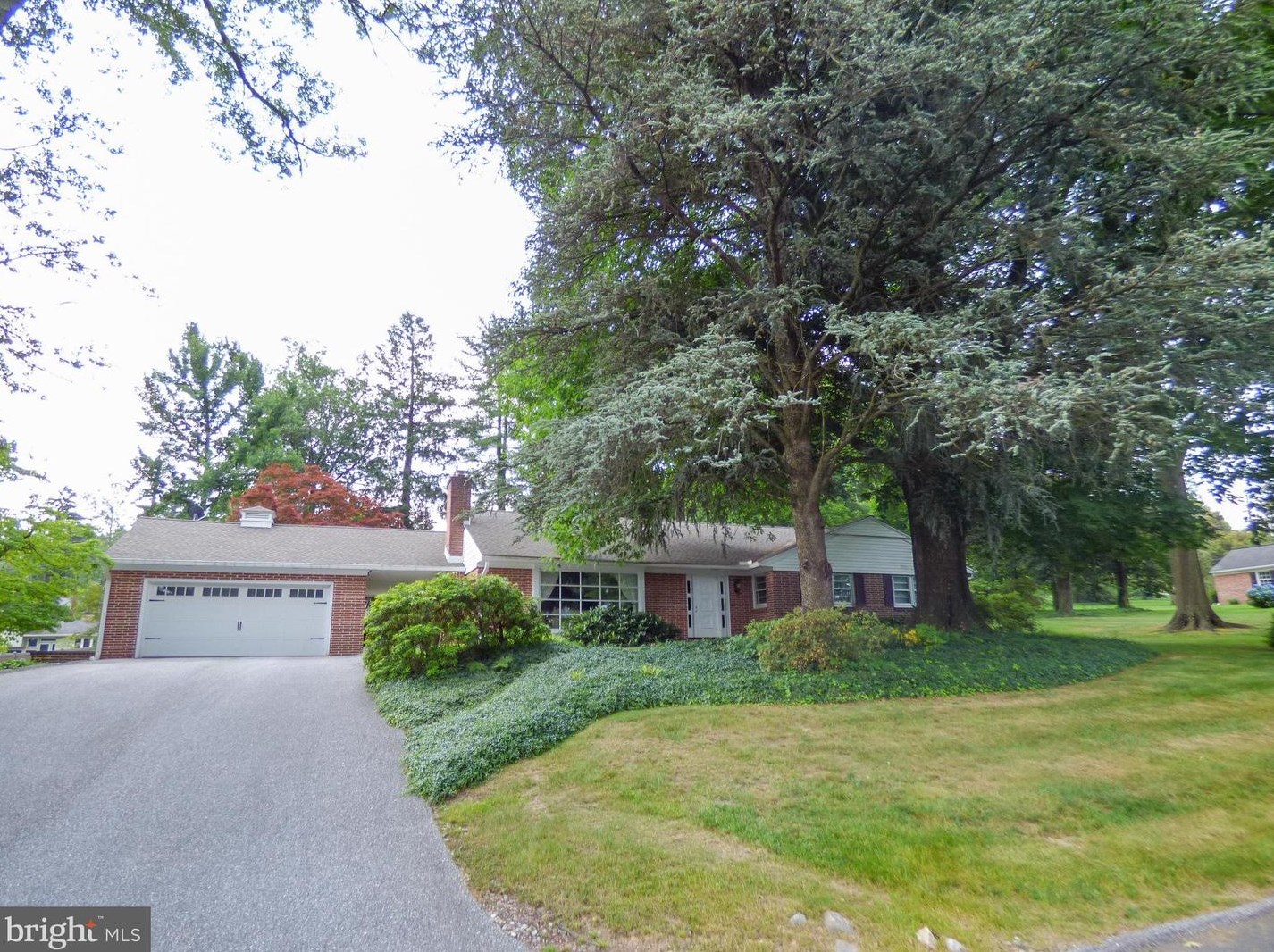 1263 Brockie Dr, York, PA 17403-4447