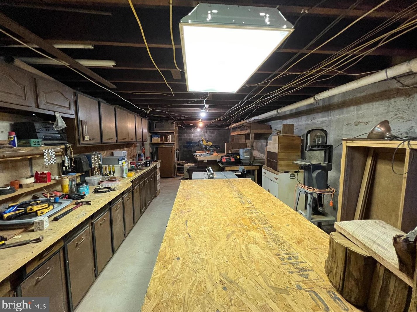 2085 Roosevelt Ave, York PA 17401-2915 exterior