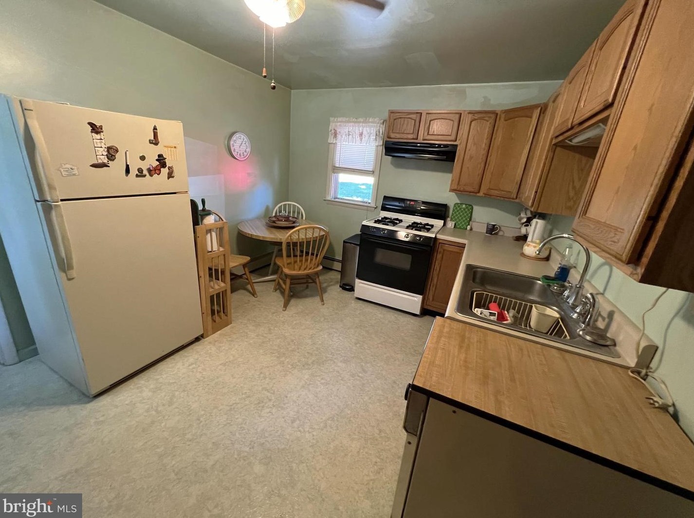 2085 Roosevelt Ave, York PA 17401-2915 exterior