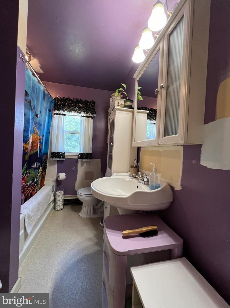 2085 Roosevelt Ave, York PA 17401-2915 exterior