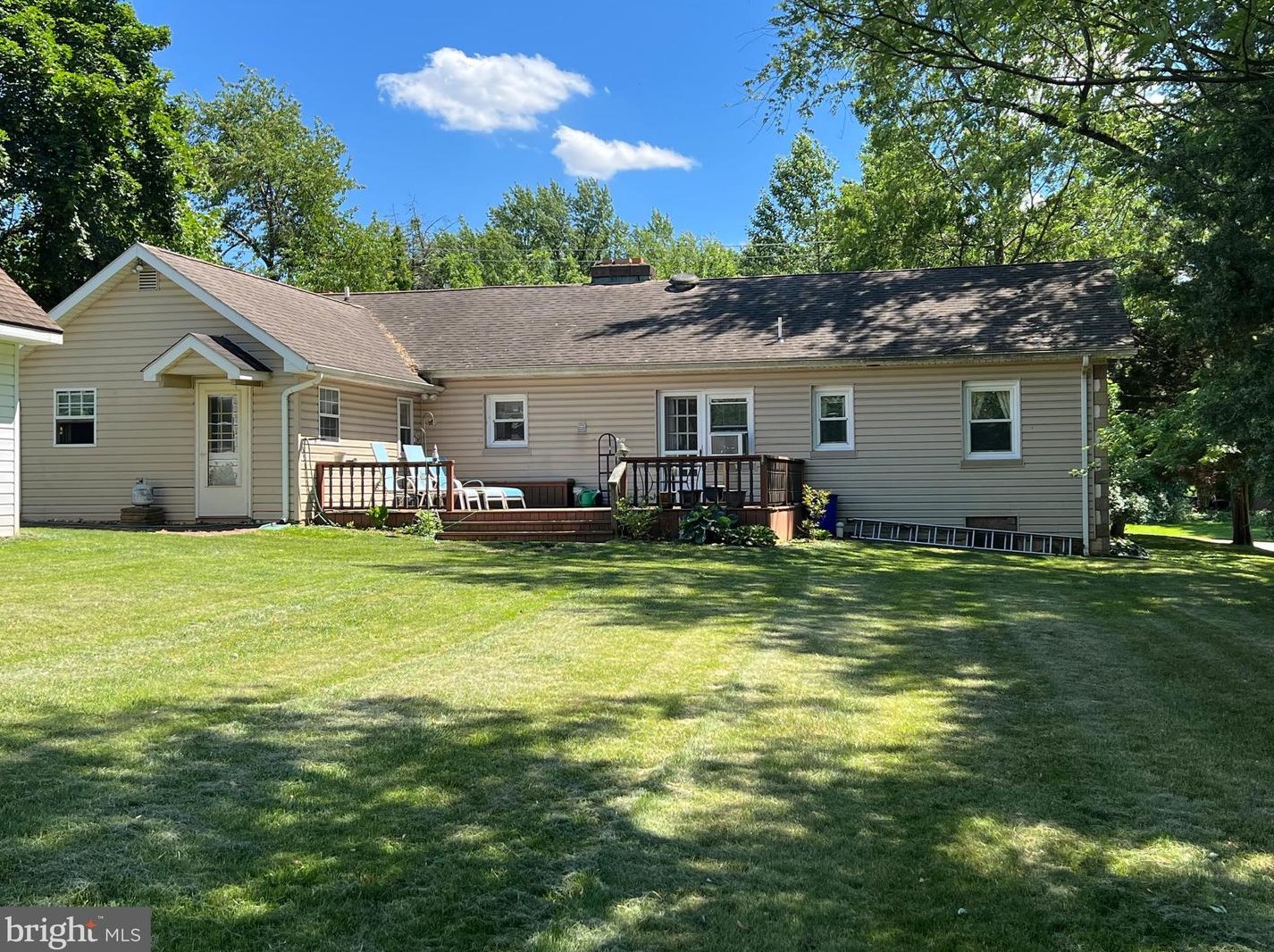 2085 Roosevelt Ave, York PA 17401-2915 exterior