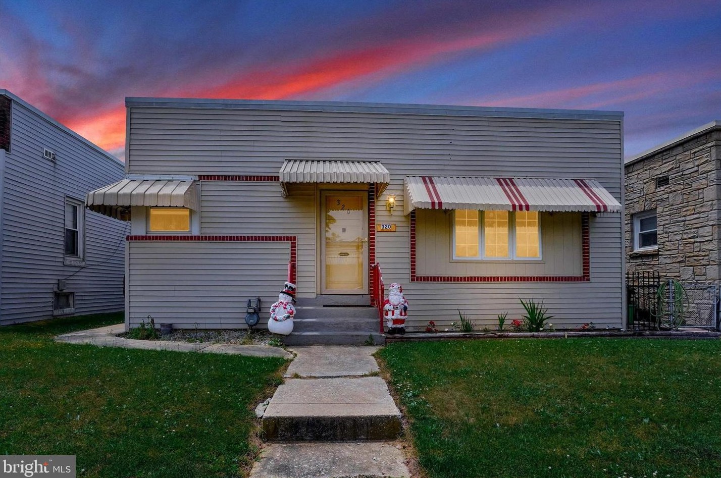 320 Fredrick Ct, York, PA 17403-2528