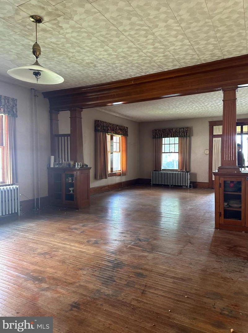 863 W Broadway, Red Lion, PA 17356