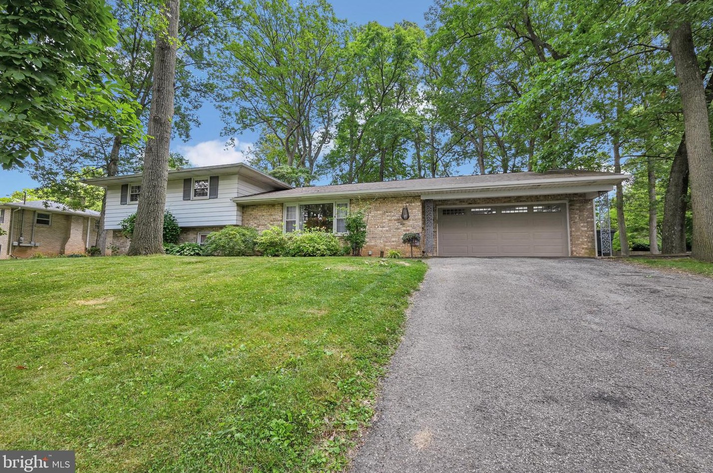 444 Blue Ridge Dr, York, PA 17402-5008