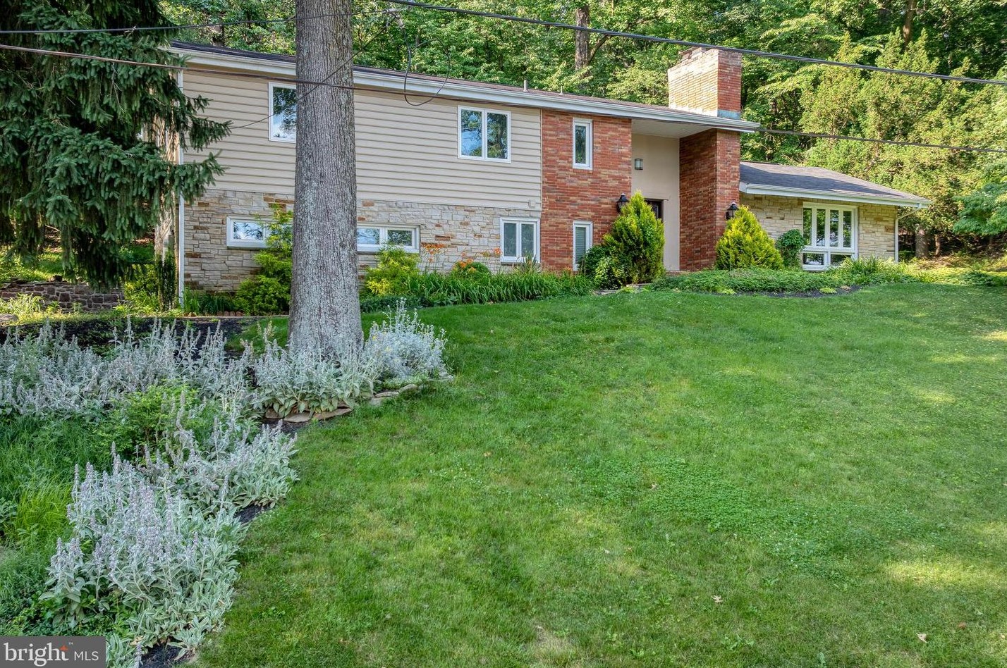 3373 Barwood Rd, York, PA 17406