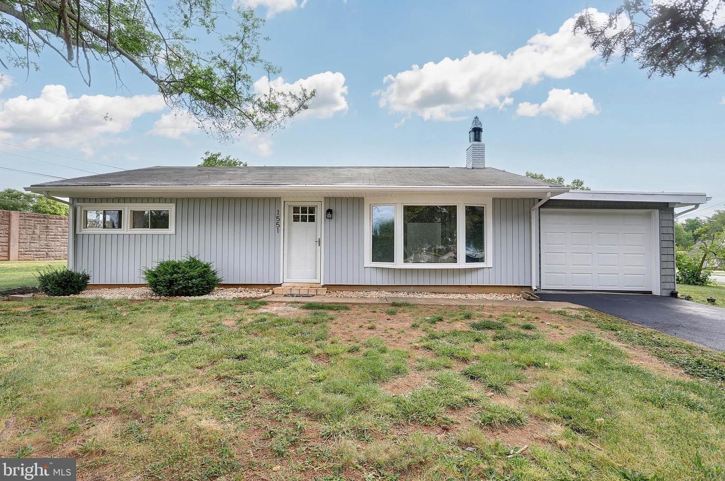 1551 Devers Rd, York, PA 17404-1969
