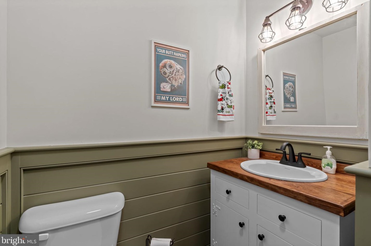 445 Bowers Brg Rd, Strinestown PA  17345-9231 exterior