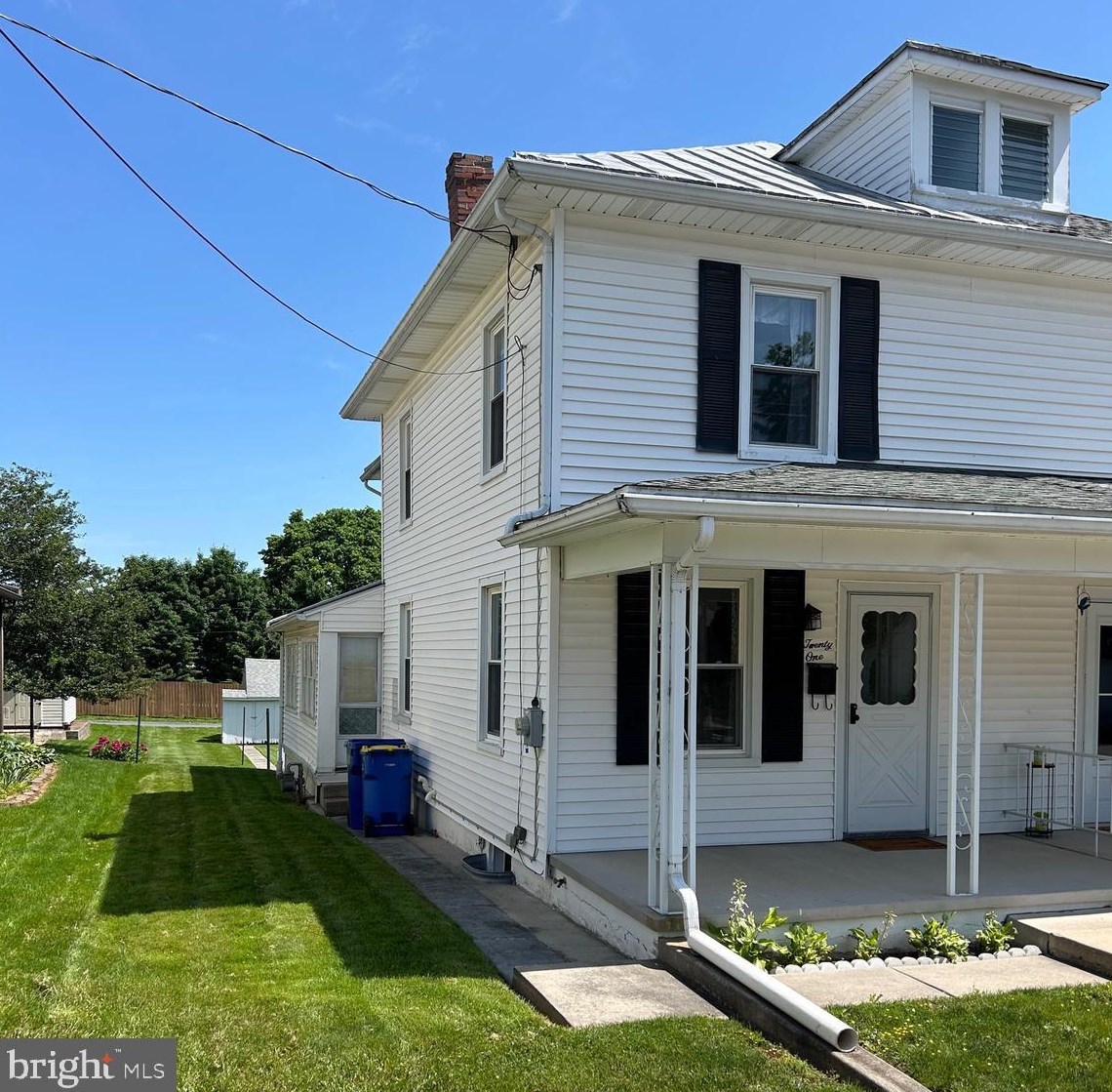 21 Harding St, Strinestown, PA 17345-1119