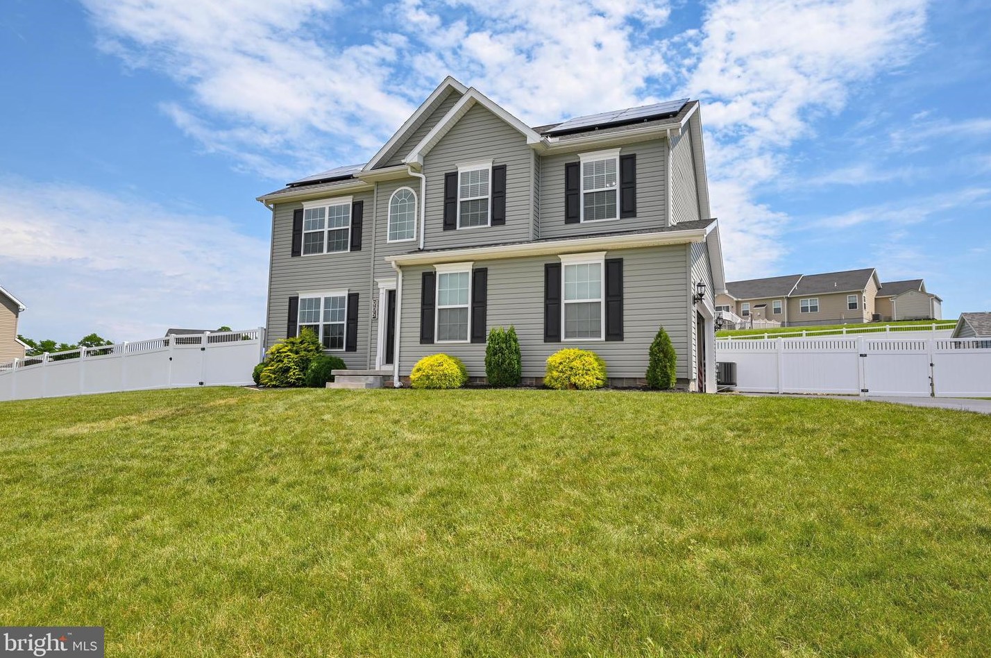 905 Ripple Dr, Hanover, PA 17331