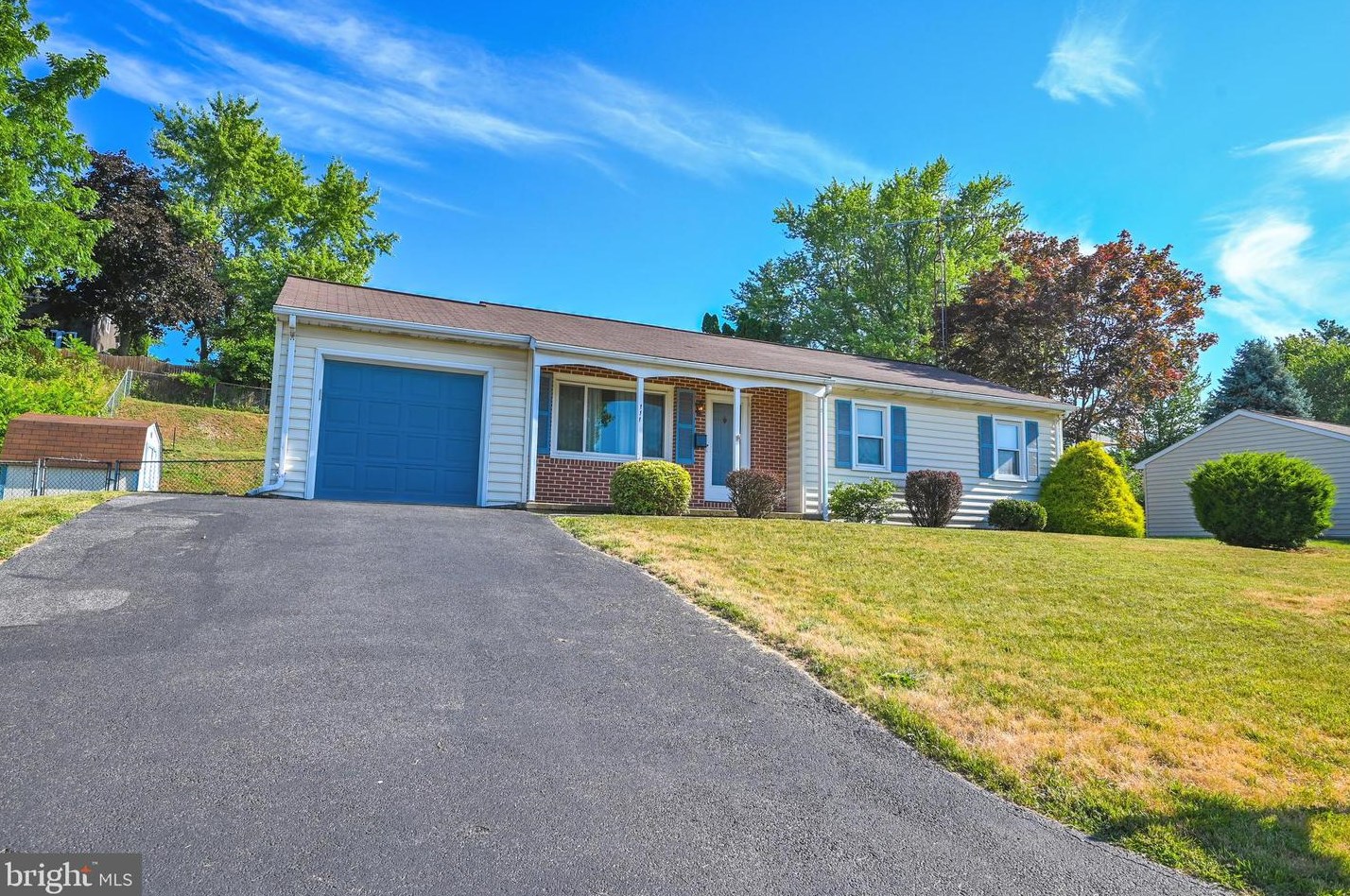 111 Westview Dr, Shrewsbury, PA 17361
