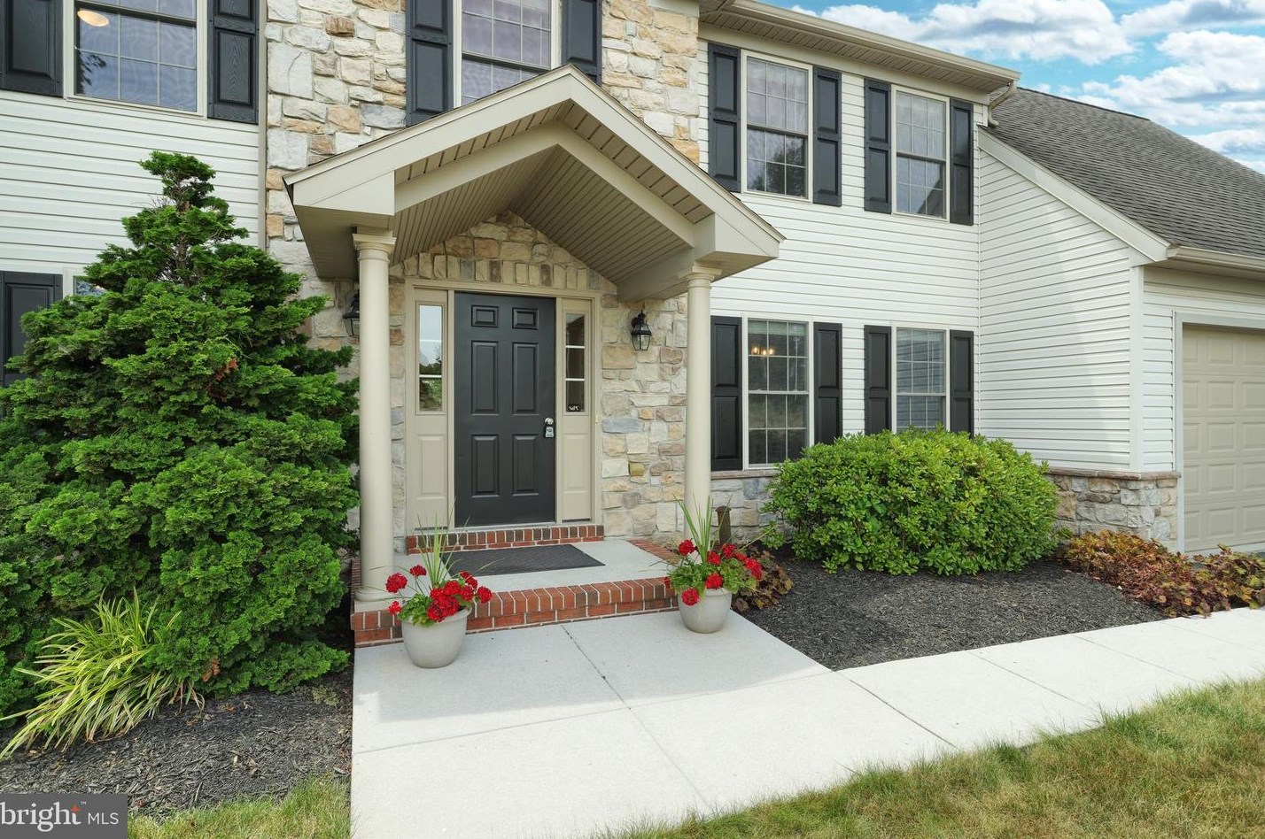 204 Encampment Ct, Spring Grove, PA 17362