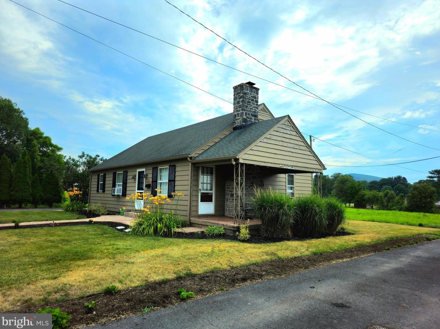 10 S 3rd St, Siddonsburg, PA 17019