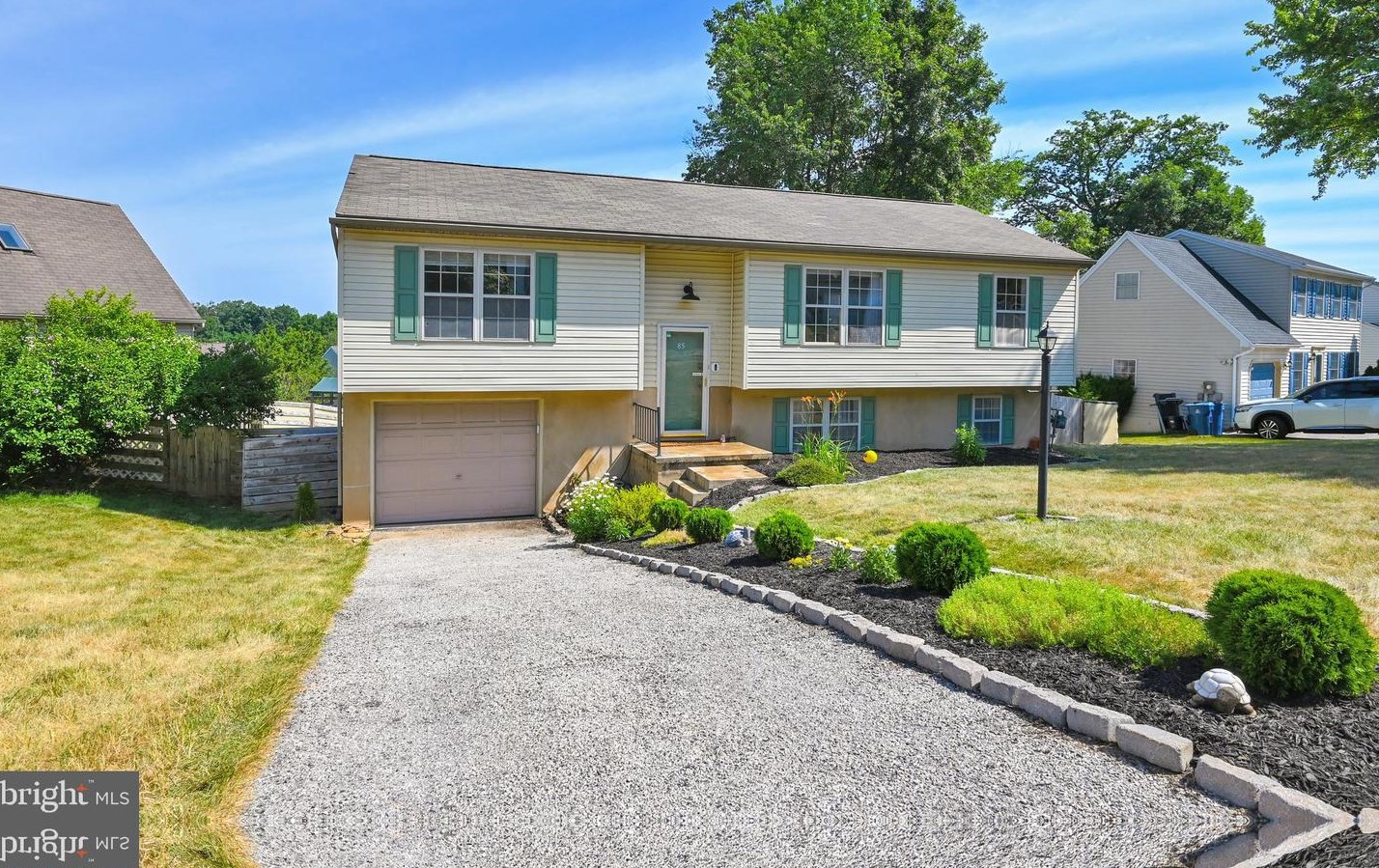 85 Charles Dr, Bittersville, PA 17366