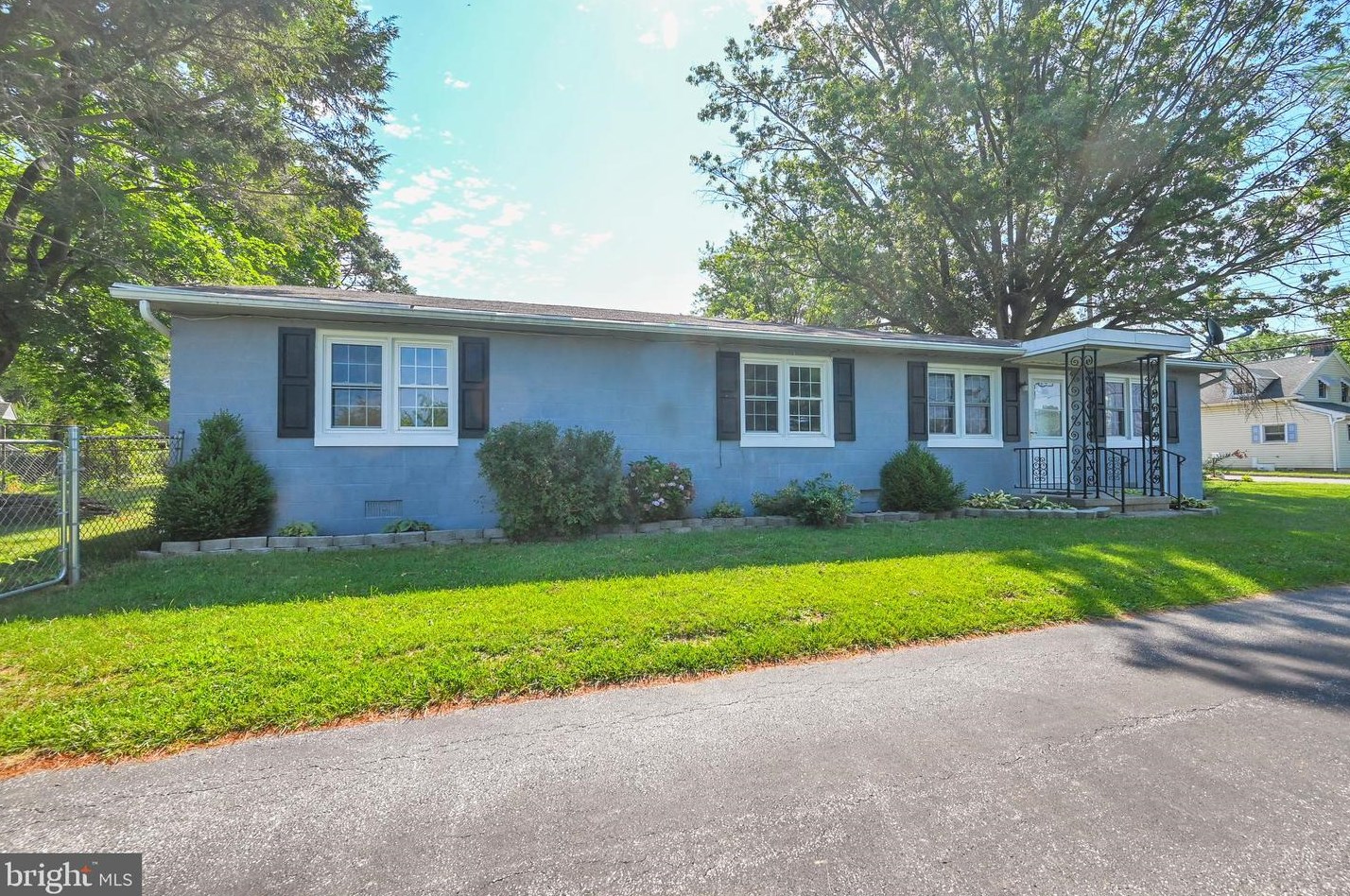 65 Radio Rd, Hanover, PA 17331