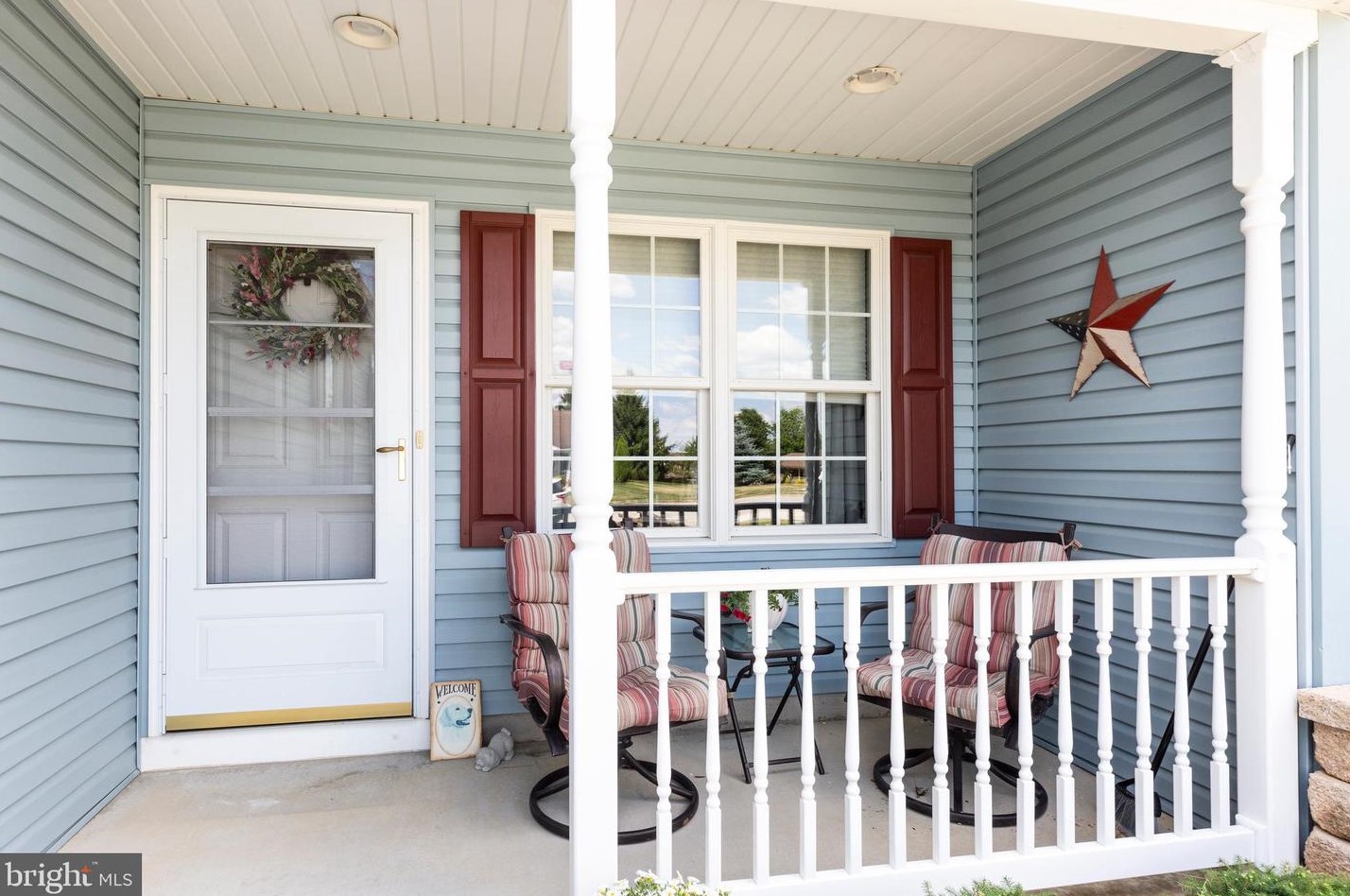 1374 Village Dr #114, Spring Grove, PA 17362