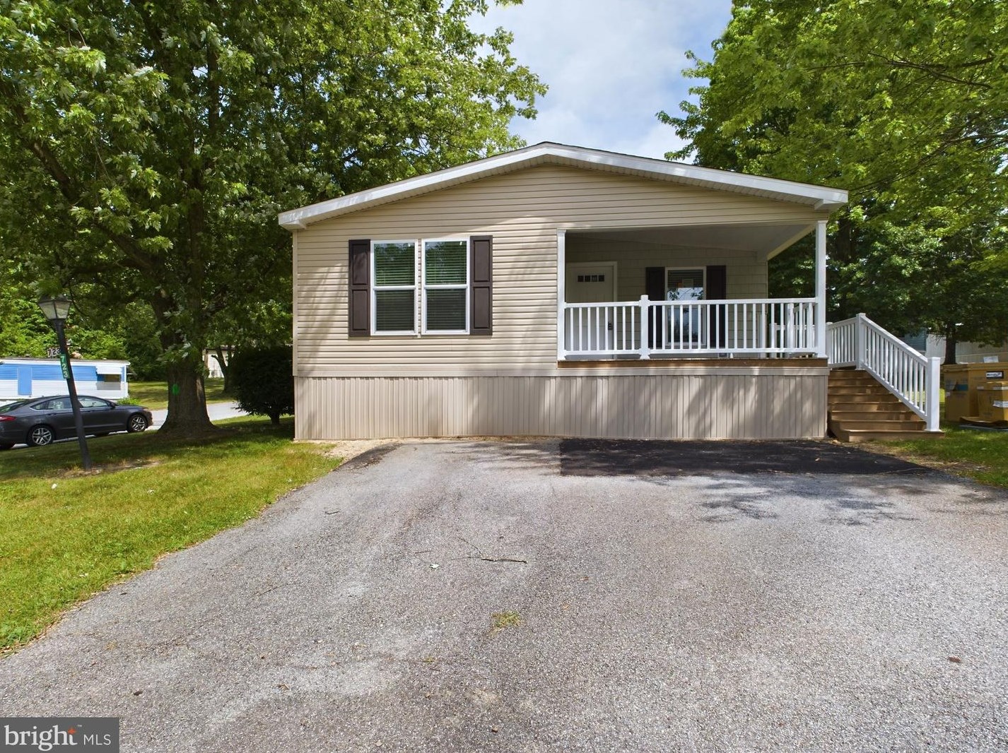 723 Lake Dr, Mount Wolf, PA 17347