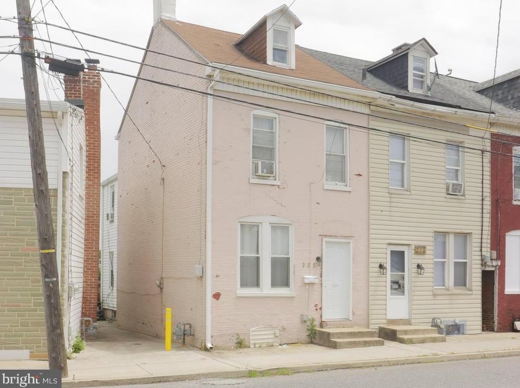 225 N Sherman St, York, PA 17403