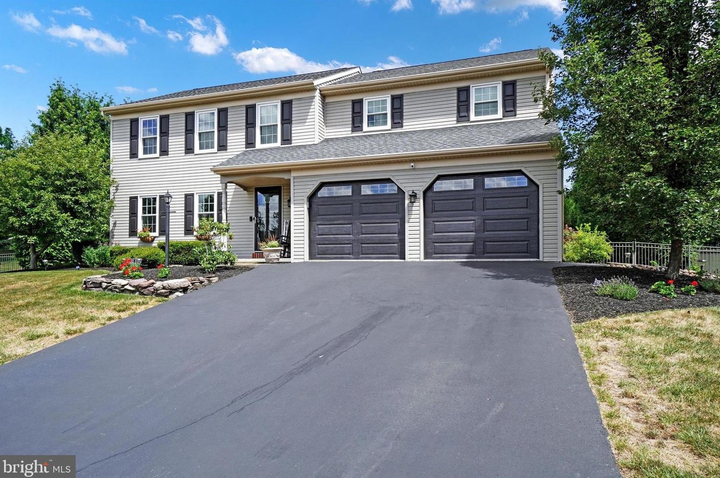 115 Apple Tree Ln, Mount Wolf, PA 17347