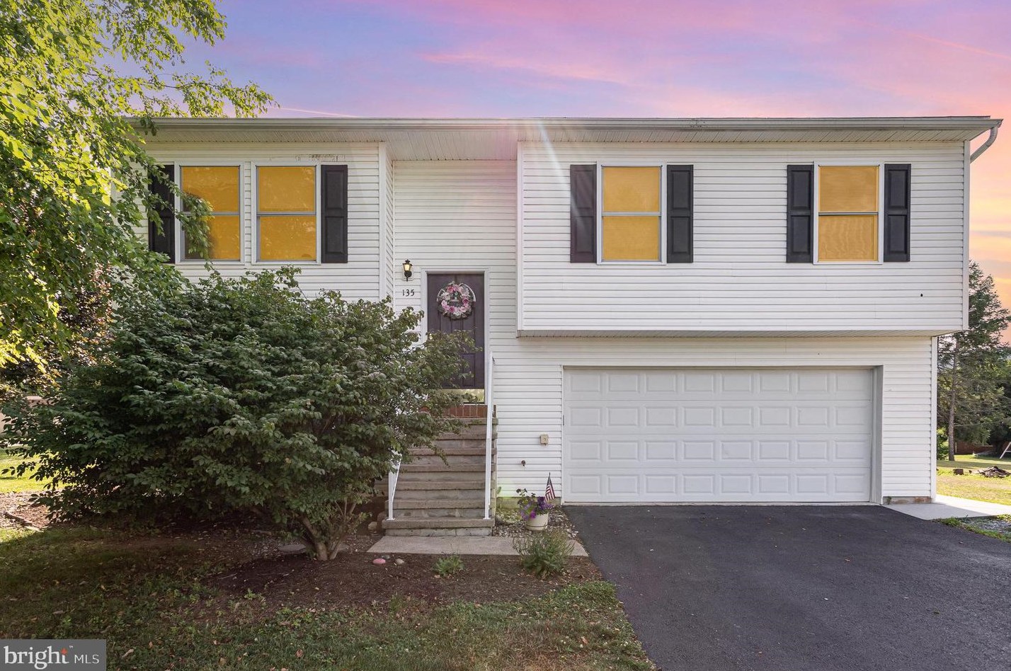 135 Fairway Dr, Siddonsburg, PA 17019
