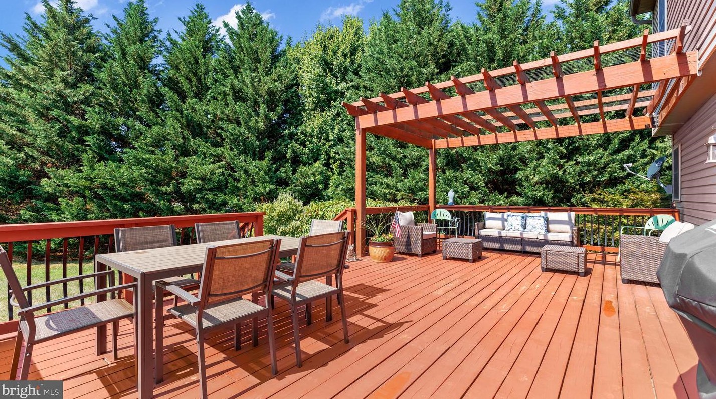 465 Sterling Dr, Red Lion PA  17356-9505 exterior