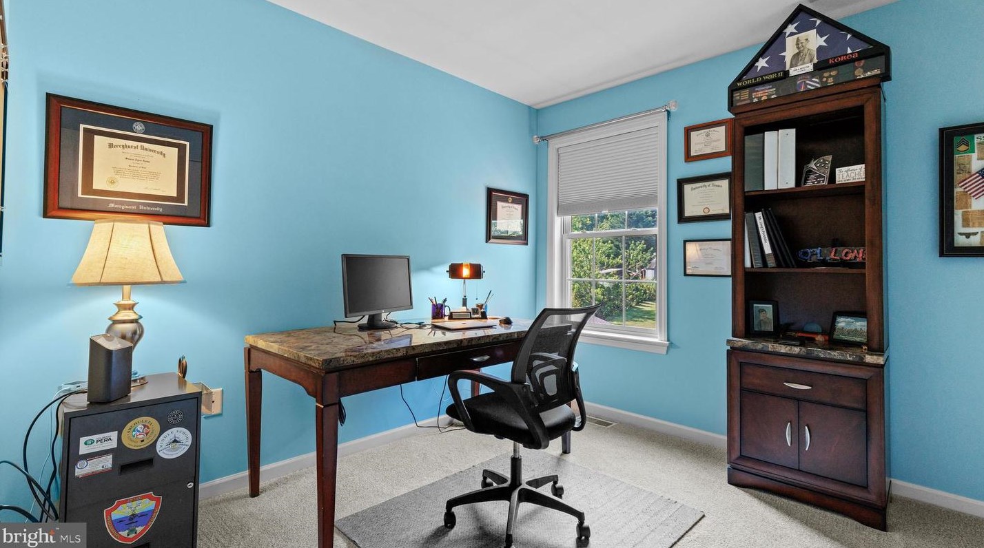 465 Sterling Dr, Red Lion PA  17356-9505 exterior