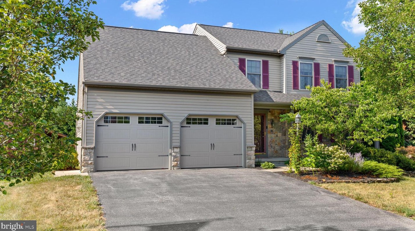 465 Sterling Dr, Red Lion PA  17356-9505 exterior