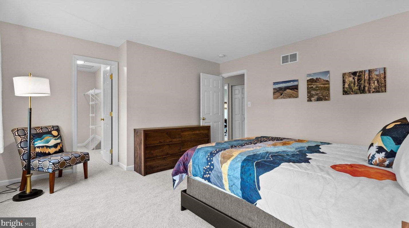 465 Sterling Dr, Red Lion PA  17356-9505 exterior