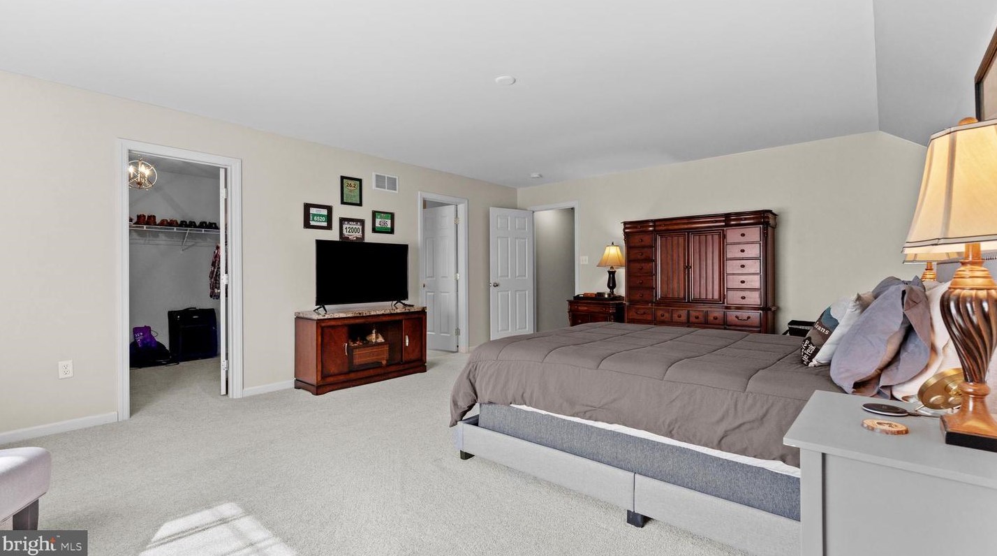 465 Sterling Dr, Red Lion PA  17356-9505 exterior