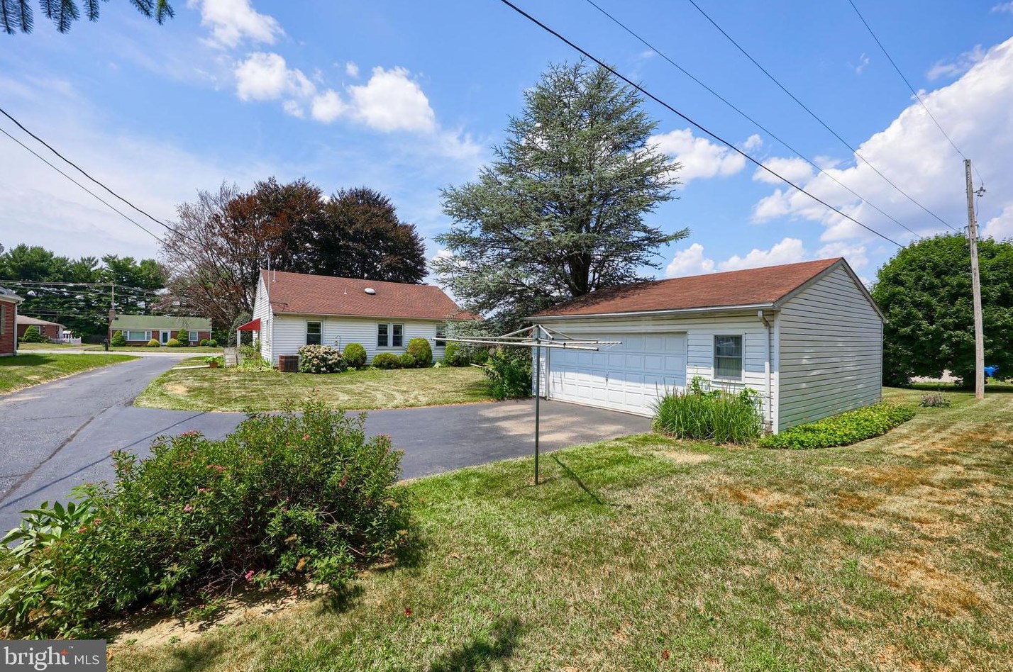 2187 Queen St, York, PA 17402-4628