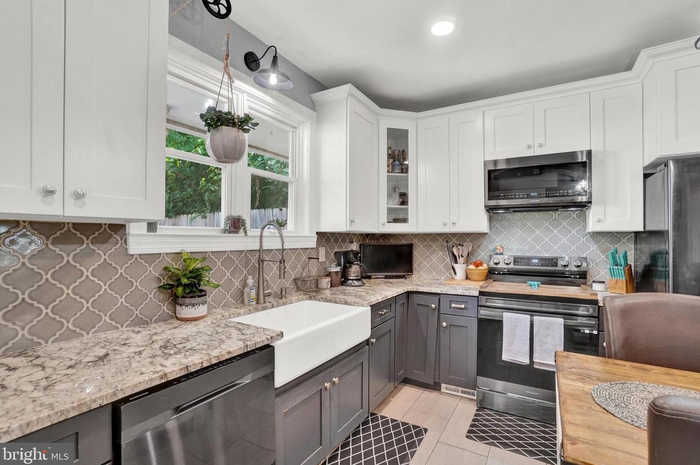 49 W Maple St, Longlevel, PA 17368