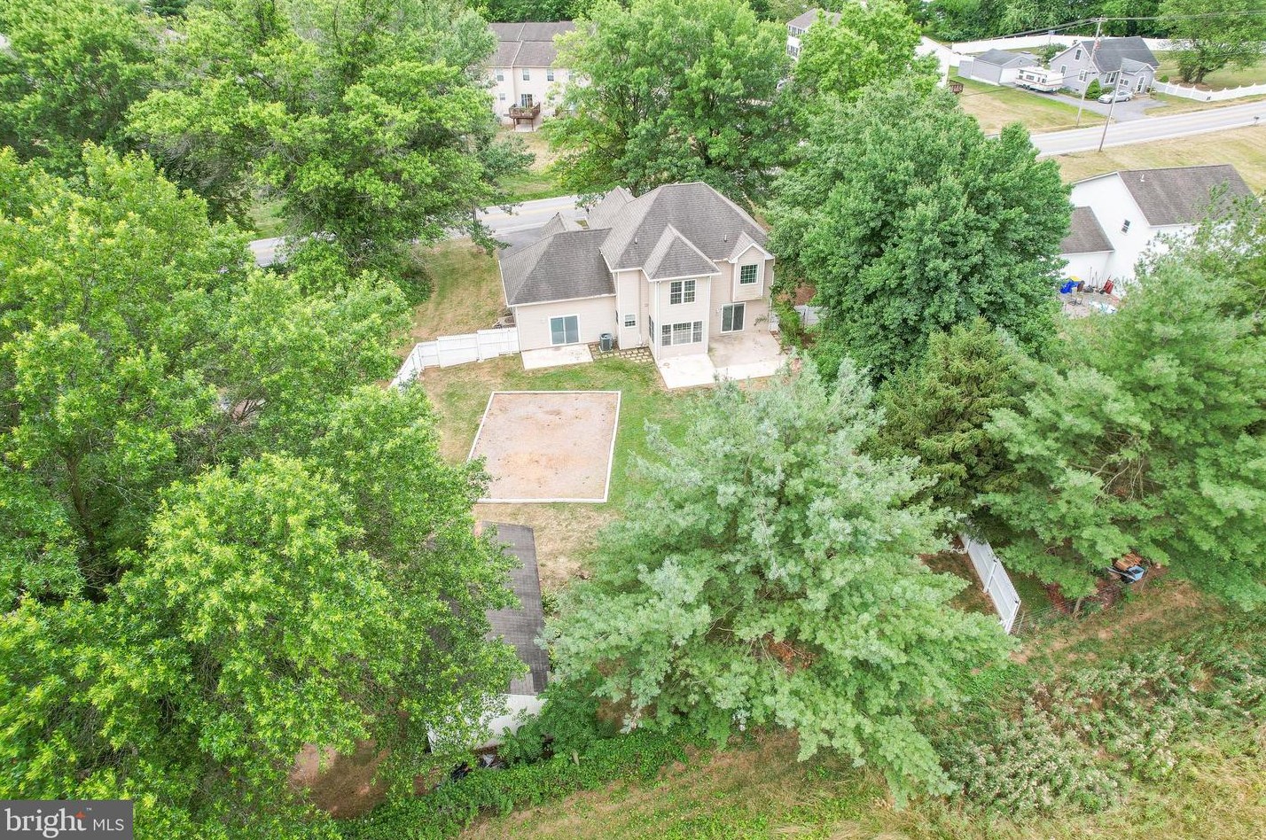 2079 Greenbriar Rd, York, PA 17404