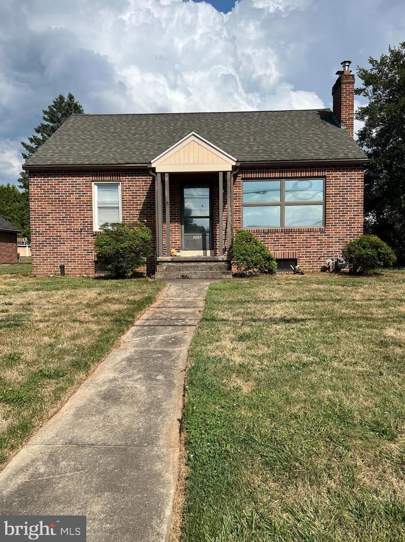 255 N Main, Strinestown, PA 17345