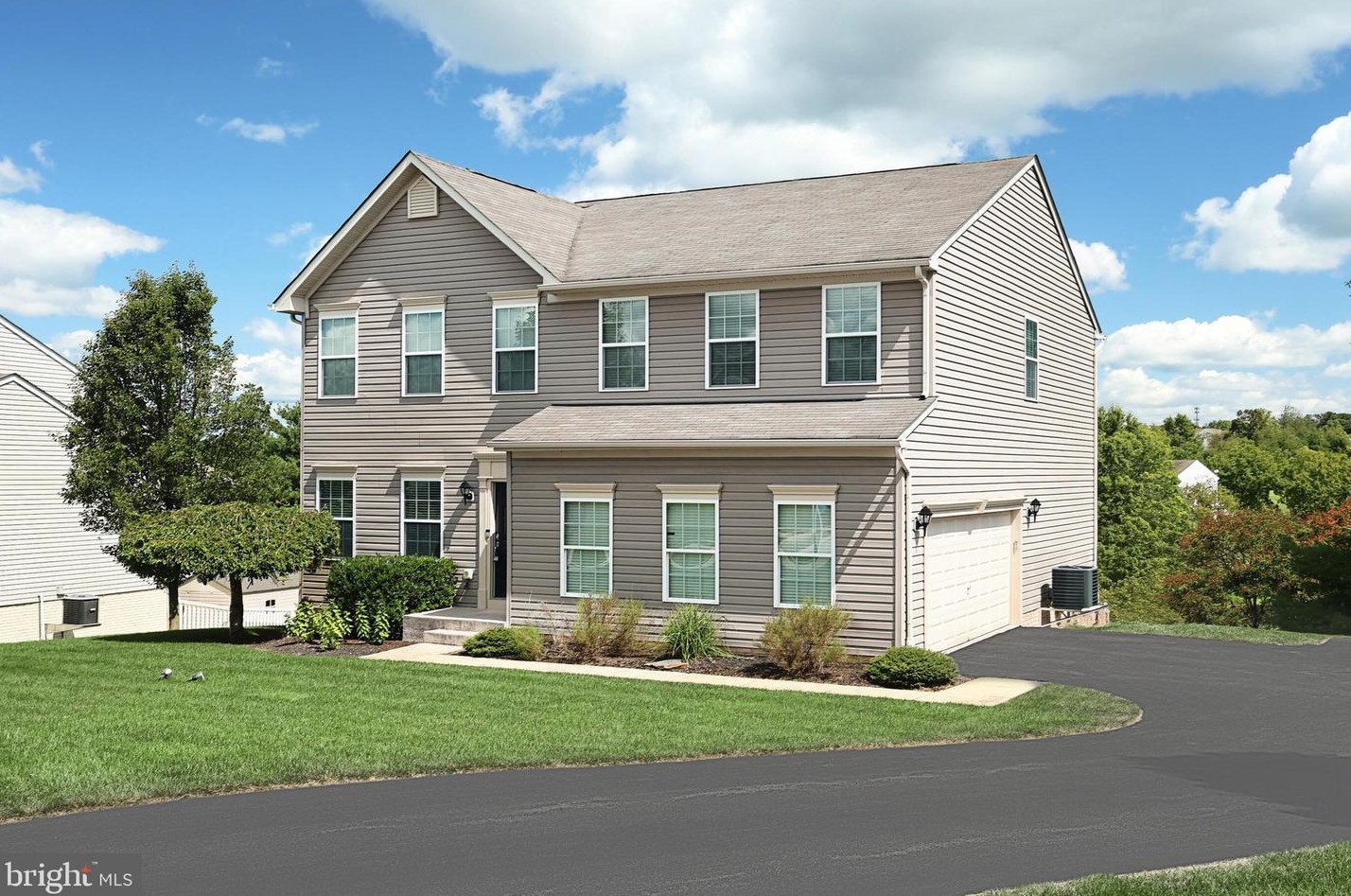 15 Malek Dr, Hanover, PA 17331