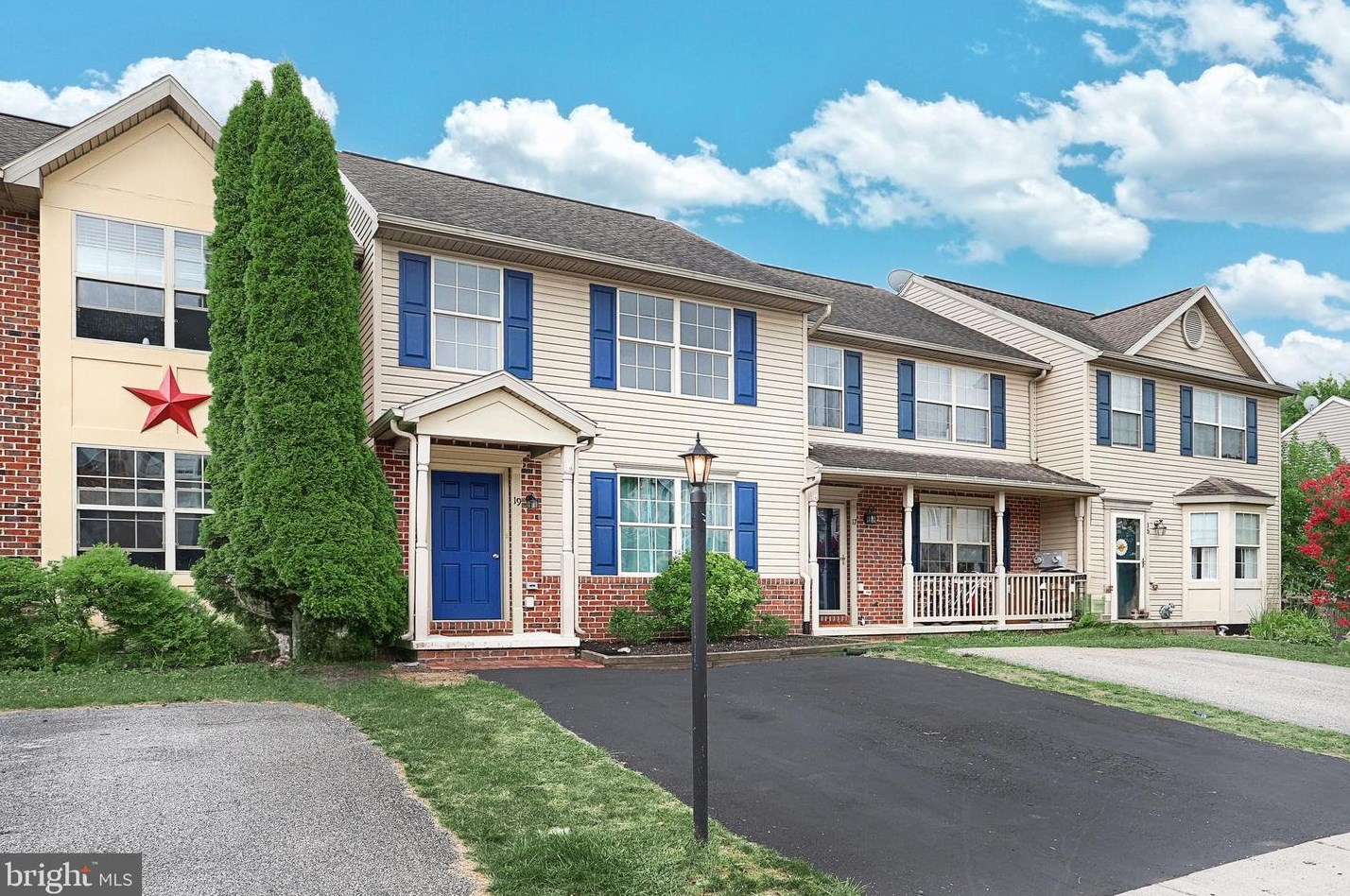 19 Sara Ln, Hanover, PA 17331