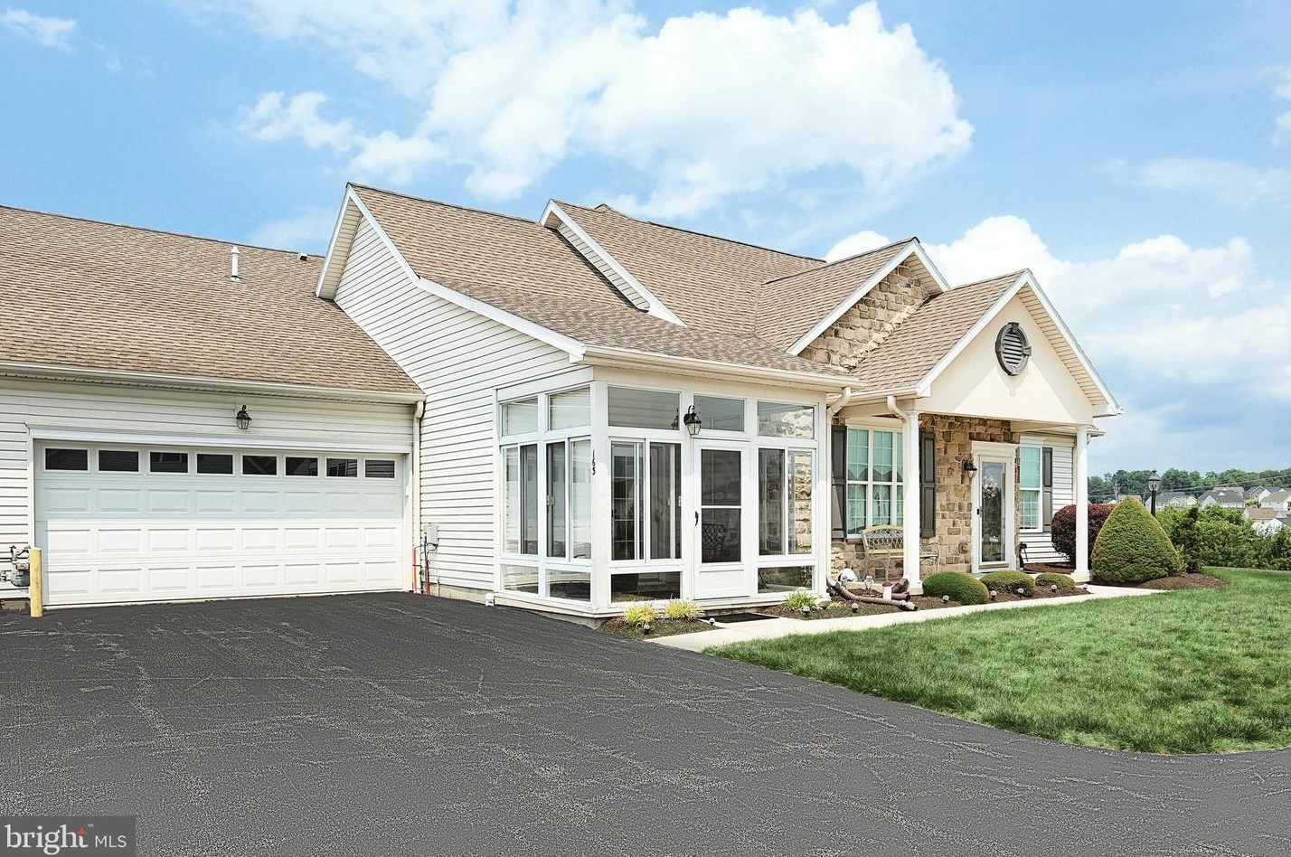 163 S Alpine Dr, York, PA 17408