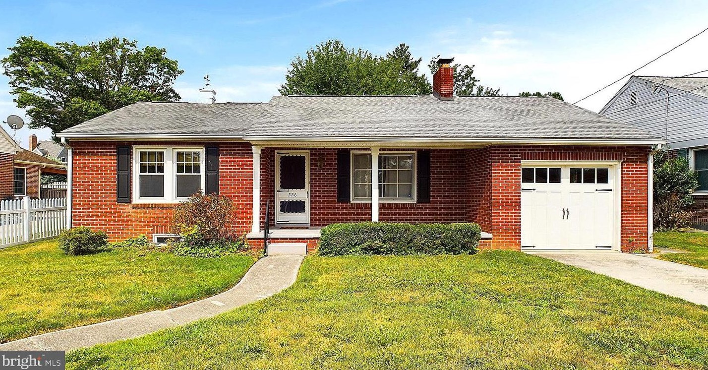 226 George St, Hanover, PA 17331