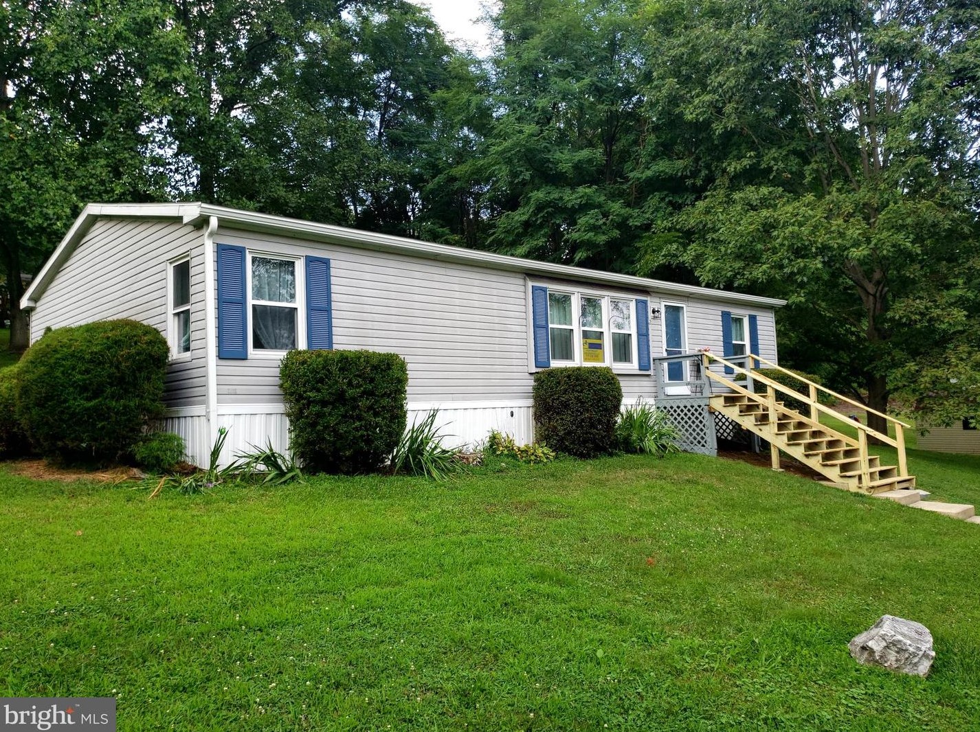 2 Pawnee Dr, Bittersville, PA 17366