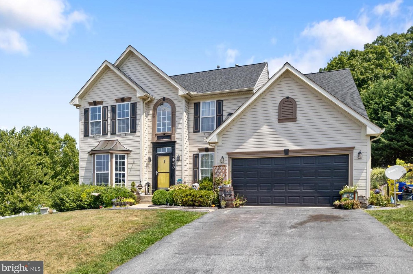235 Lakeview Dr, Spring Grove, PA 17362
