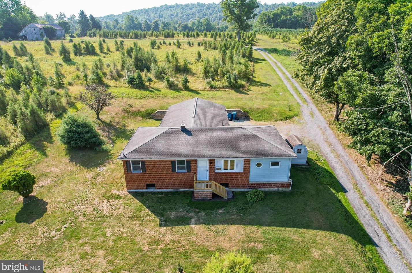 122 E Ridge Rd, Siddonsburg, PA 17019