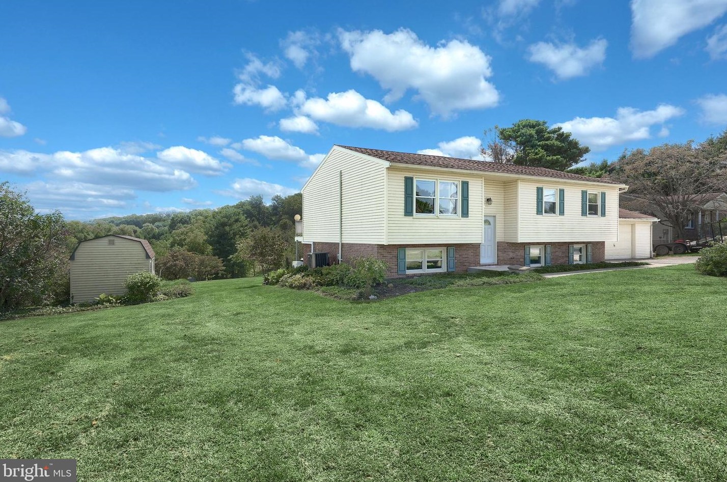1718 Manor Rd, Bittersville, PA 17366