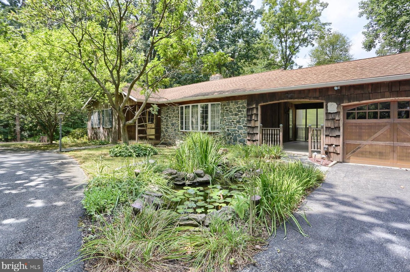 4102 Smoketown Rd, Brodbecks, PA 17329