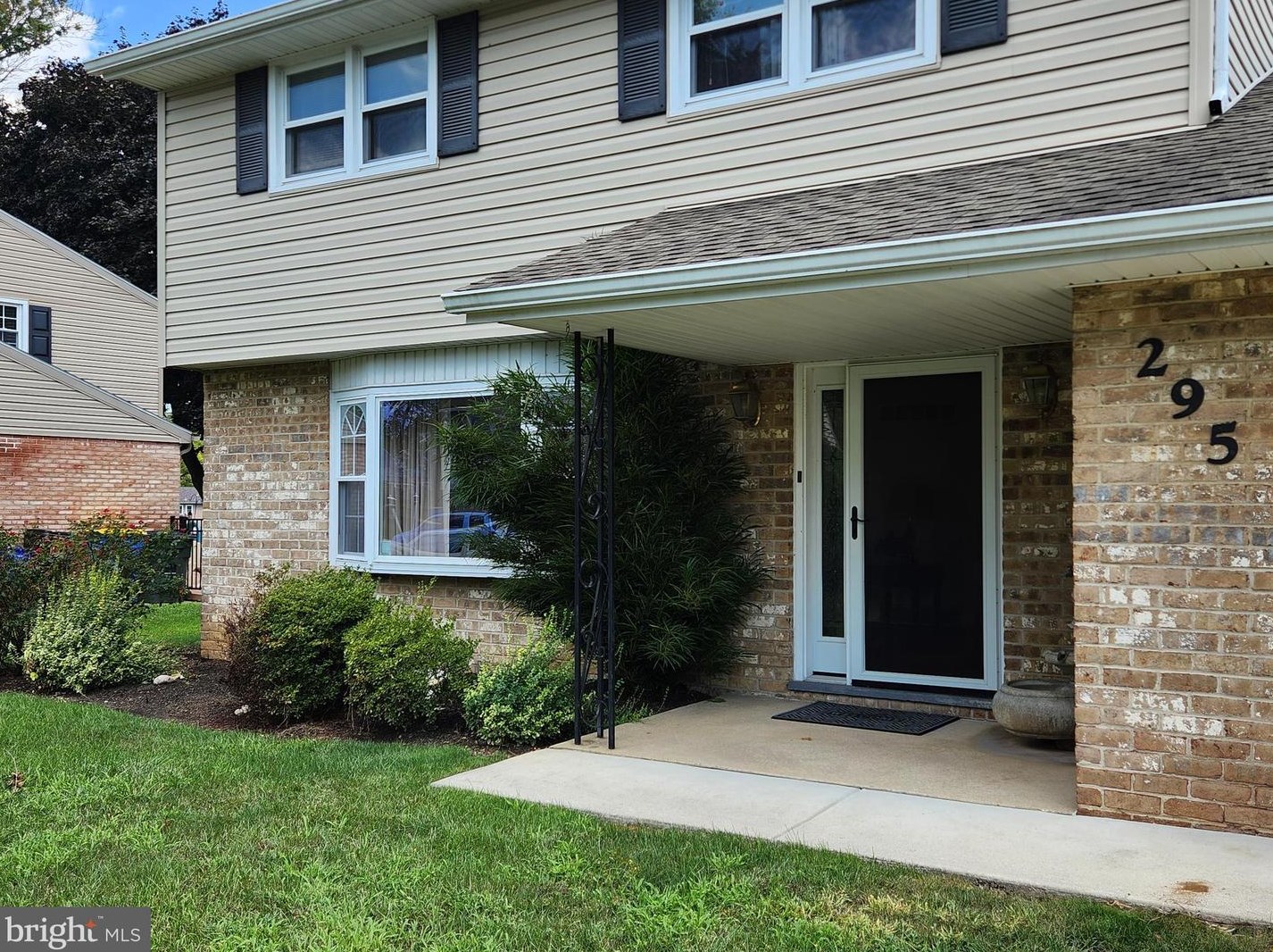 295 Folkstone Way, York, PA 17402