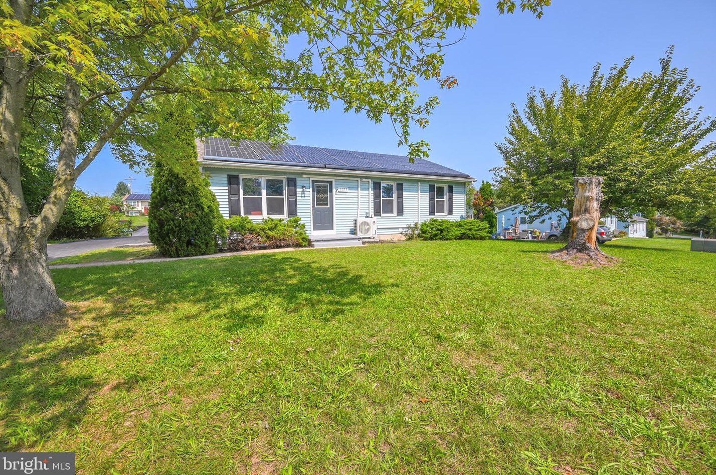 3263 E Pheasant Dr, York, PA 17315