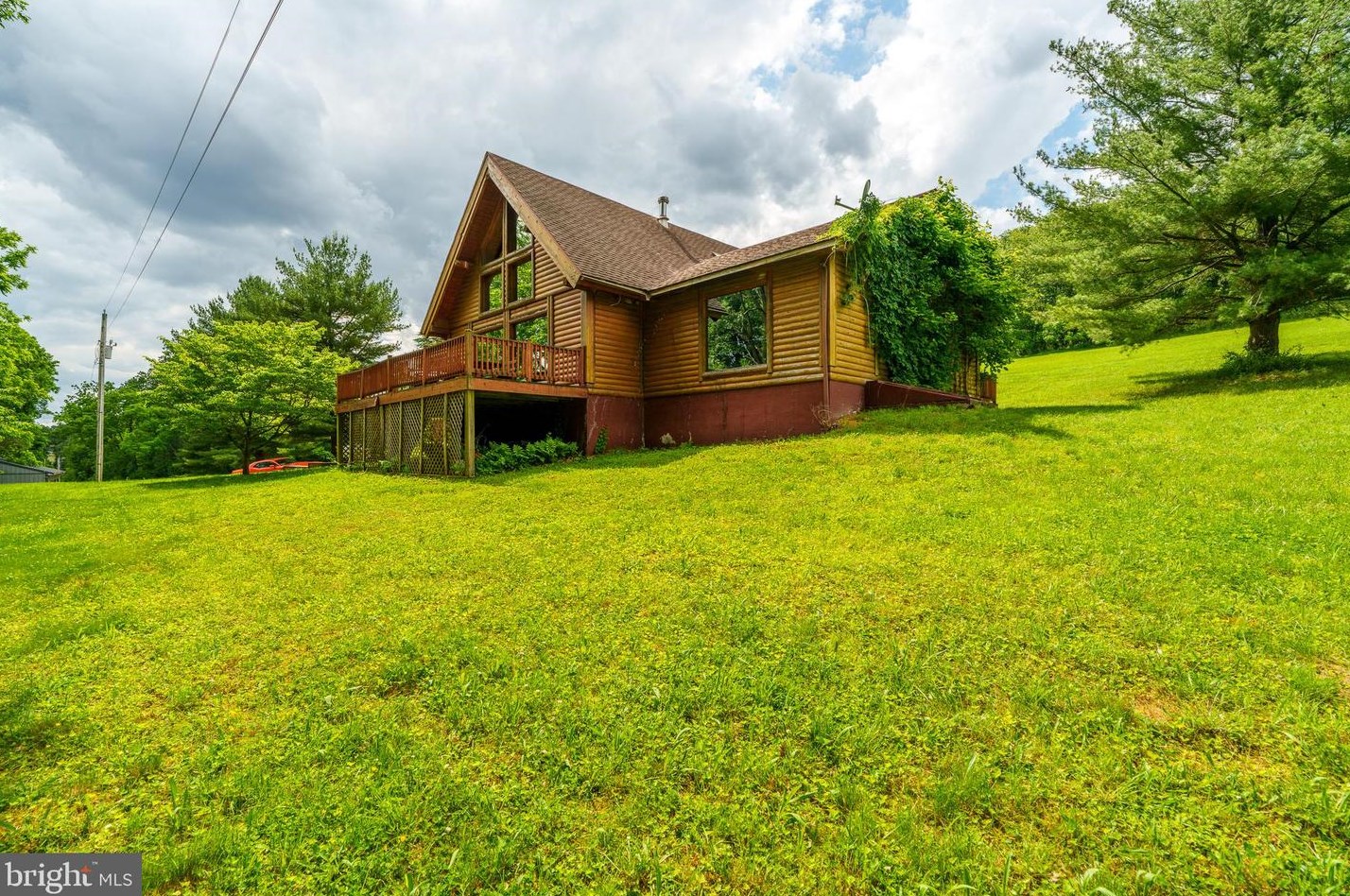 2688 Graydon Rd, Hametown, PA 17327