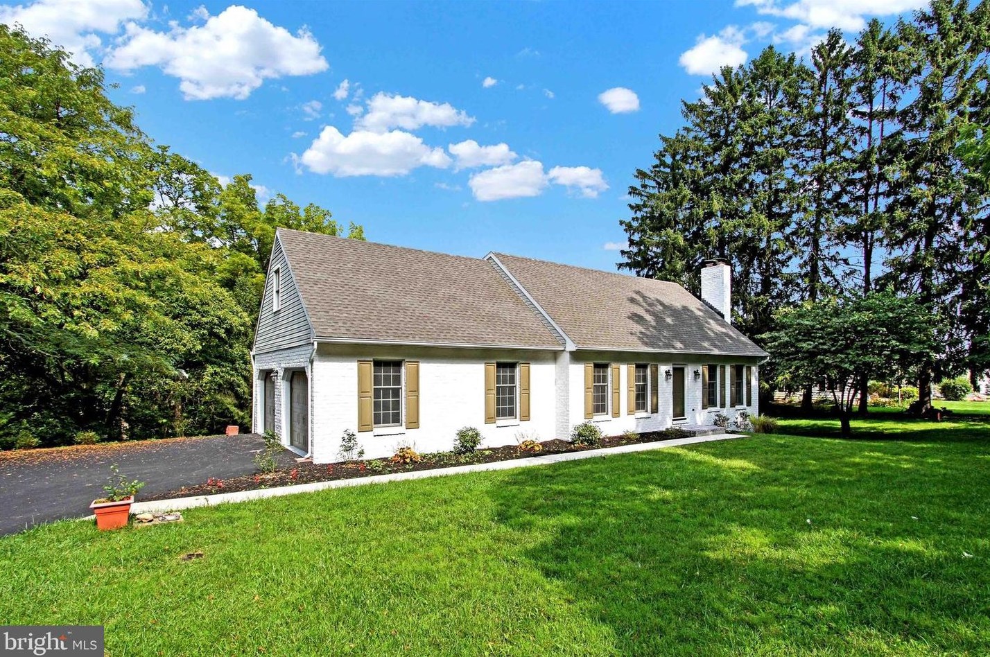1342 Jefferson Rd, Spring Grove, PA 17362-8005
