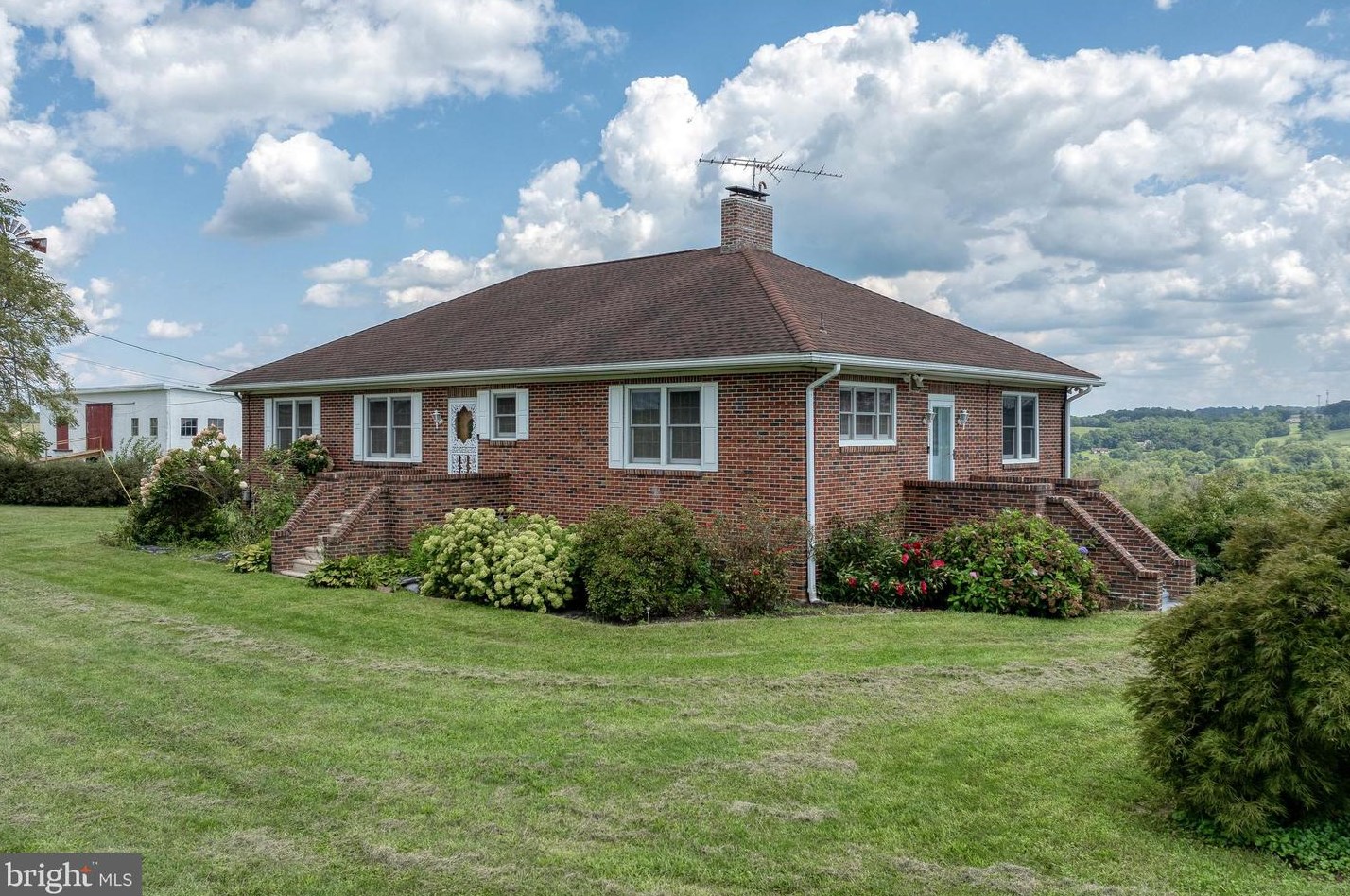1209 Church St, Hametown, PA 17327