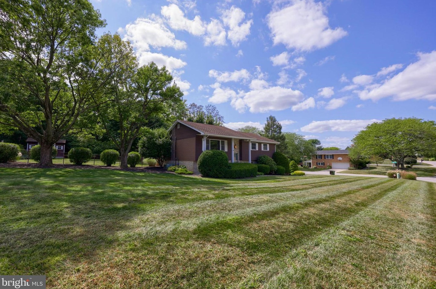 1658 Art Dr, Hanover, PA 17331
