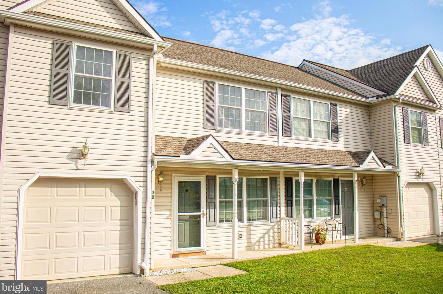 39 Riverview Dr, Longlevel, PA 17368