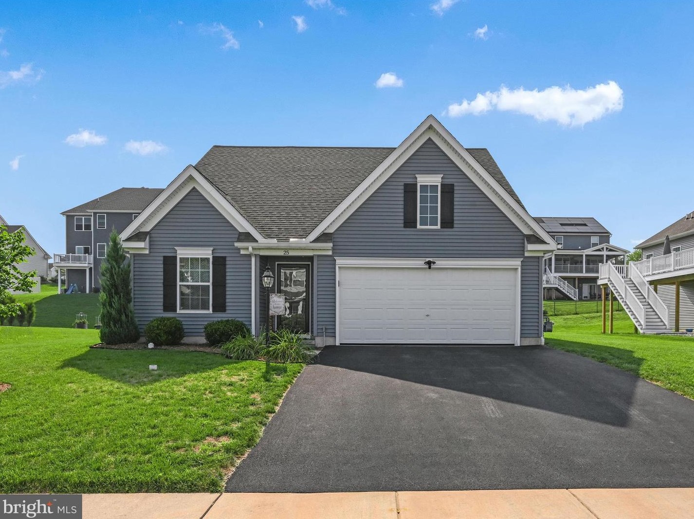 25 Village Rd, Strinestown, PA 17345
